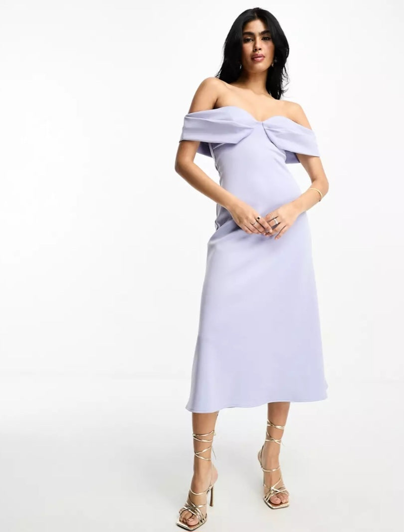 Vestido midi azul lavanda escote barco